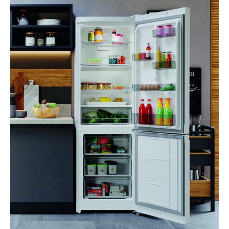 Встраиваемый холодильник Hotpoint HT 5180 W