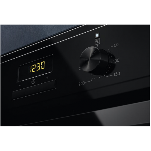 Духовой шкаф Electrolux EOD3H50BK