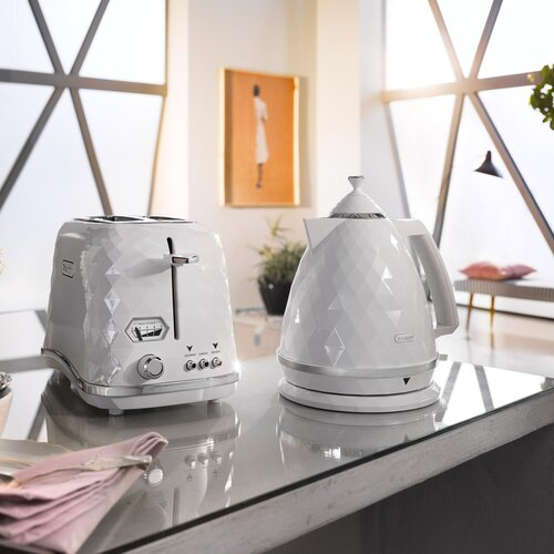 Чайник DeLonghi KBJX2001W