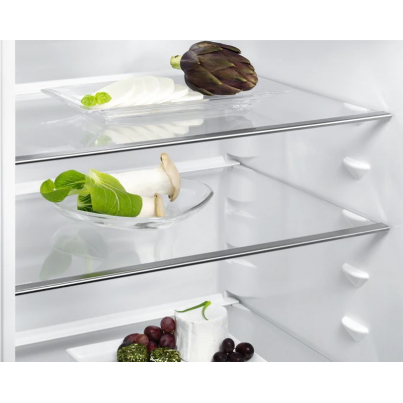 Холодильник Electrolux LNT3LF18S